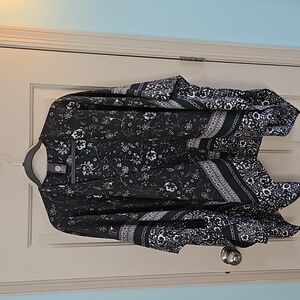 Vince Camuto shawl